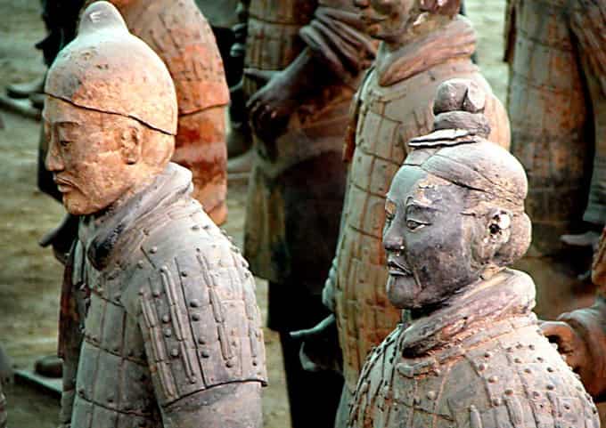 Armée de soldats en terre cuite de Shi Huangdi